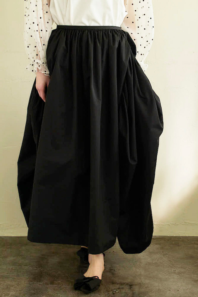 Dramatic skirt / black