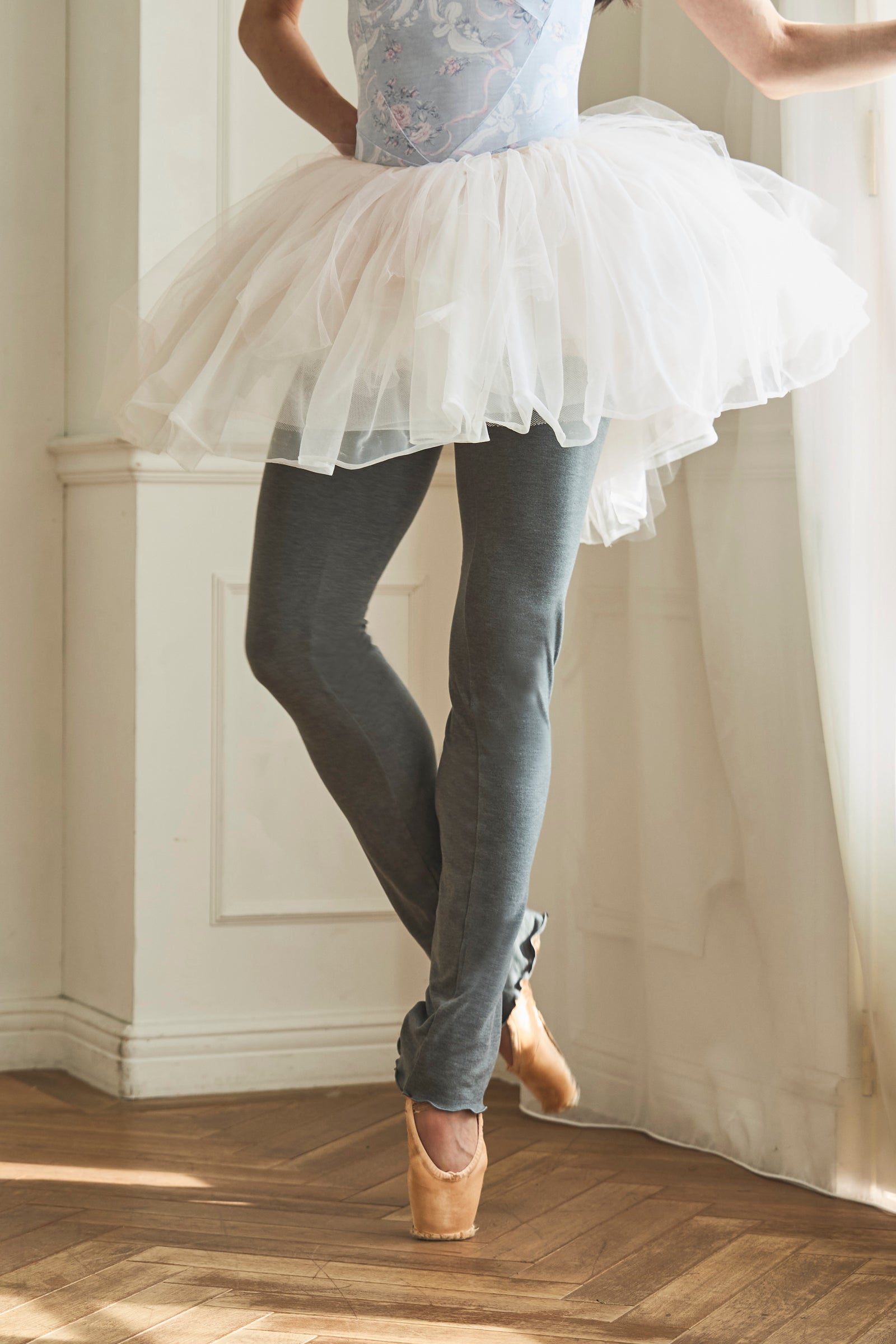 leg warmers / gray