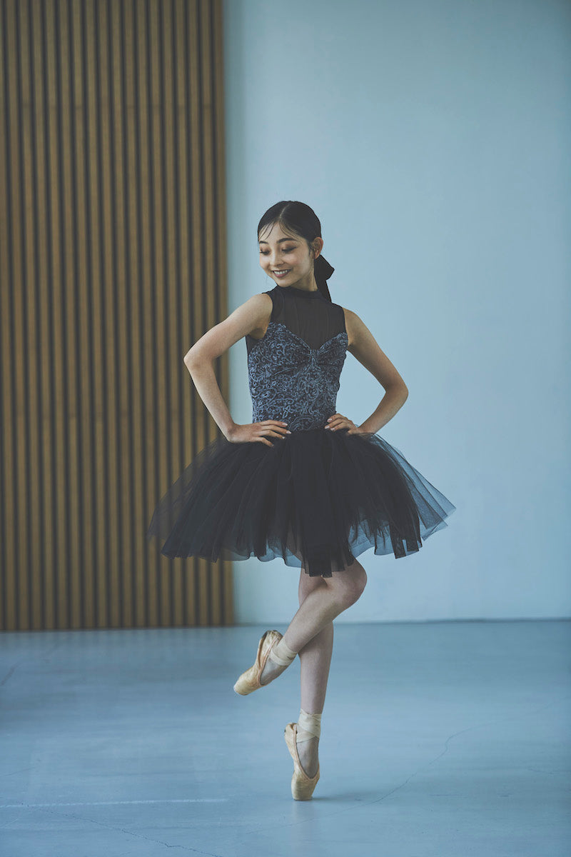 type Y neck ribbon / eternal lace black