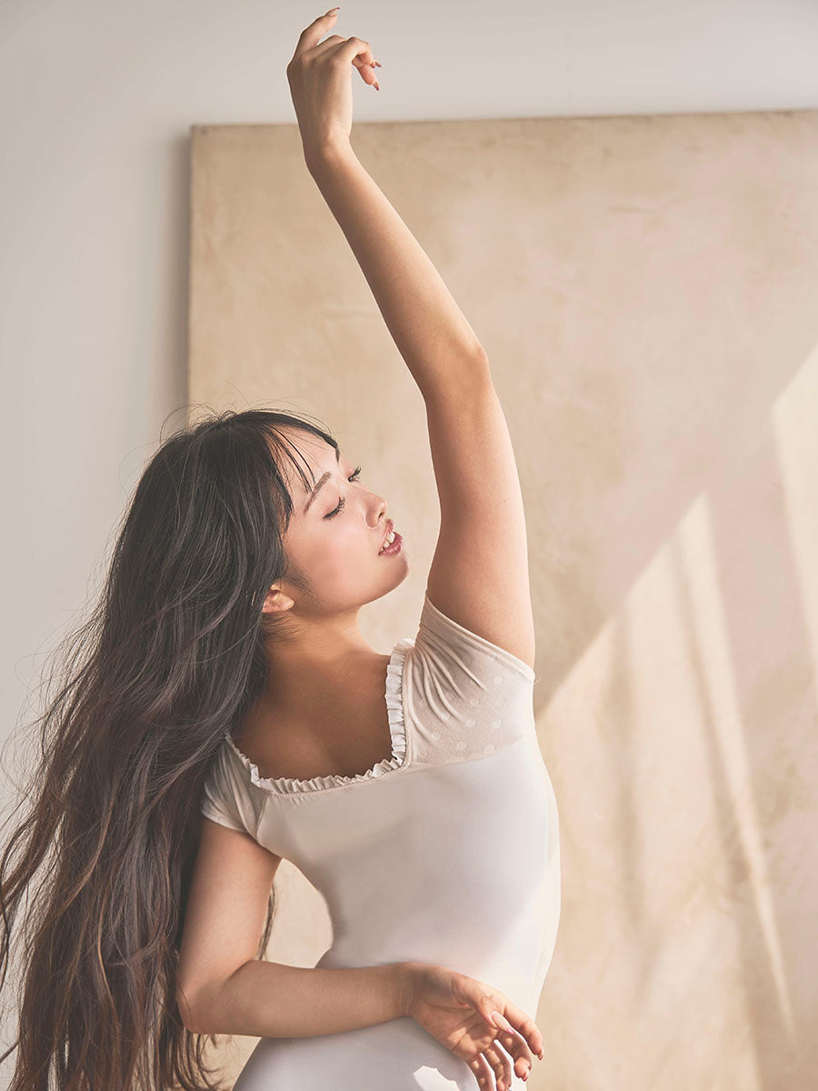 Retune.stina / Dólce / velours dot off white