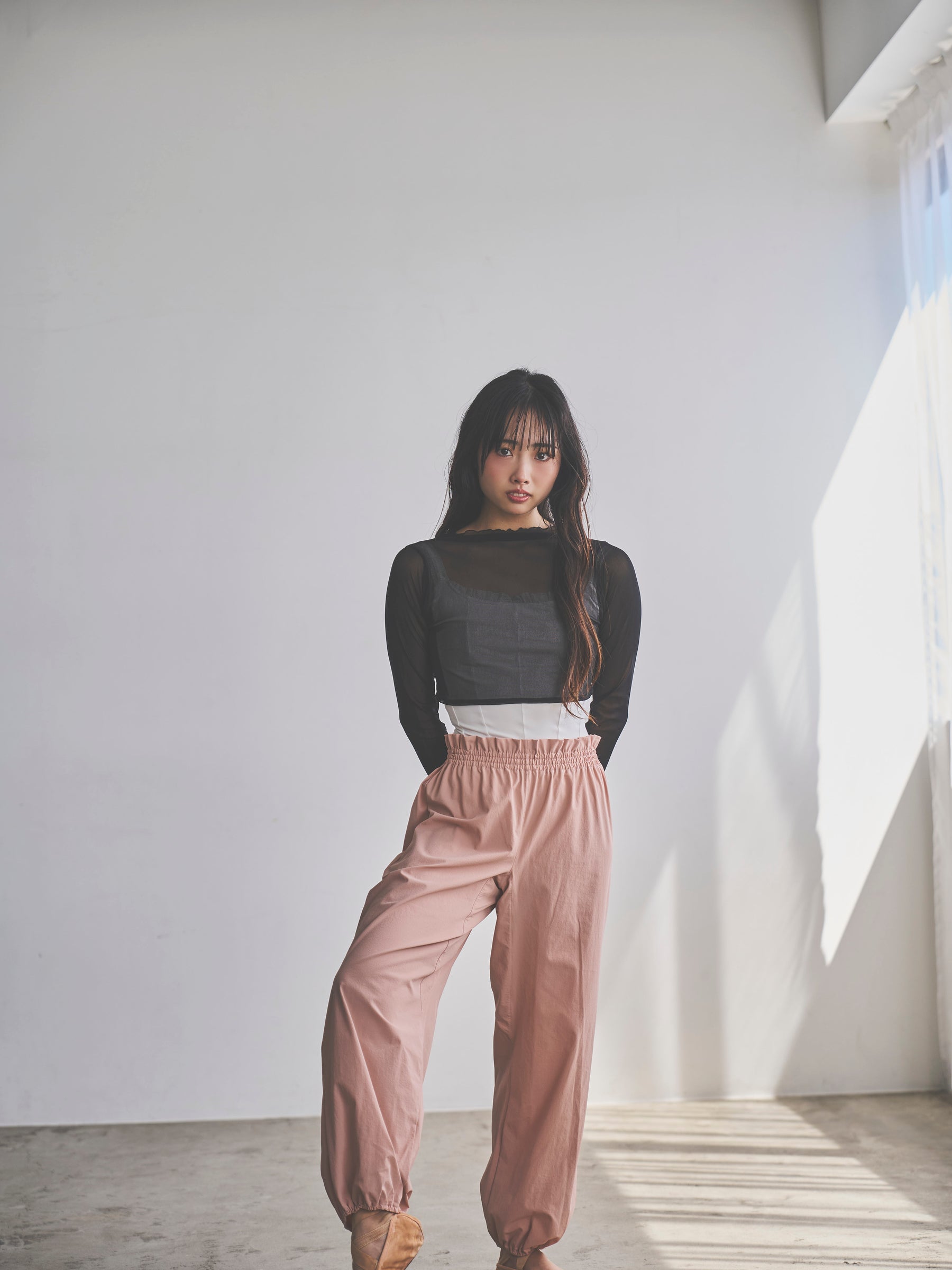 Retune. warm up pants / pink