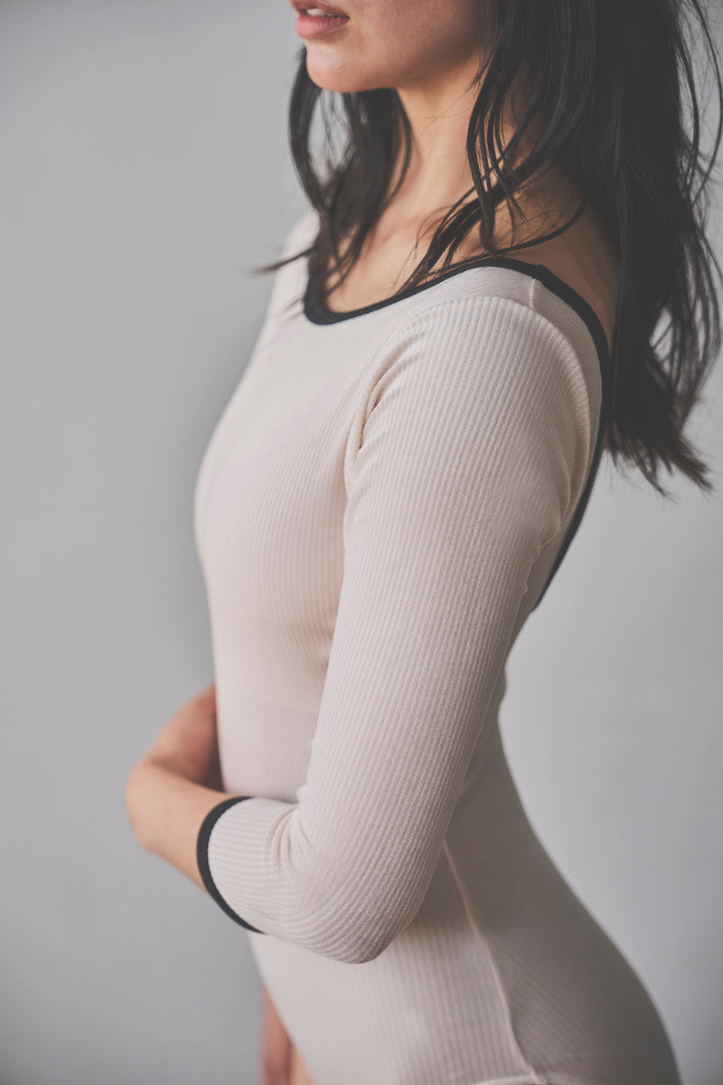 Retune.stina / Nocturne / Ribbed velours off white