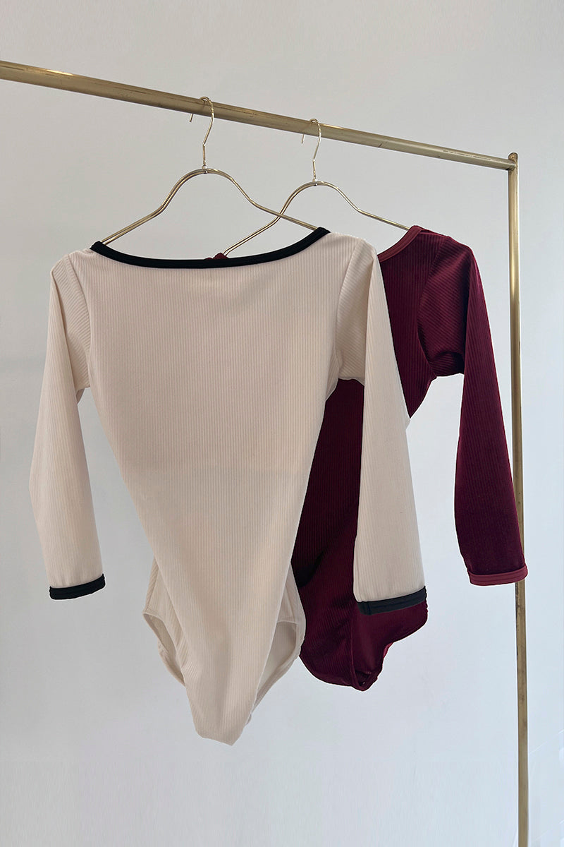 Retune.stina / Nocturne / Ribbed velours off white / girl