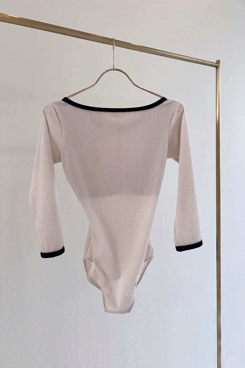 Retune.stina / Nocturne / ribbed velour off-white / girl