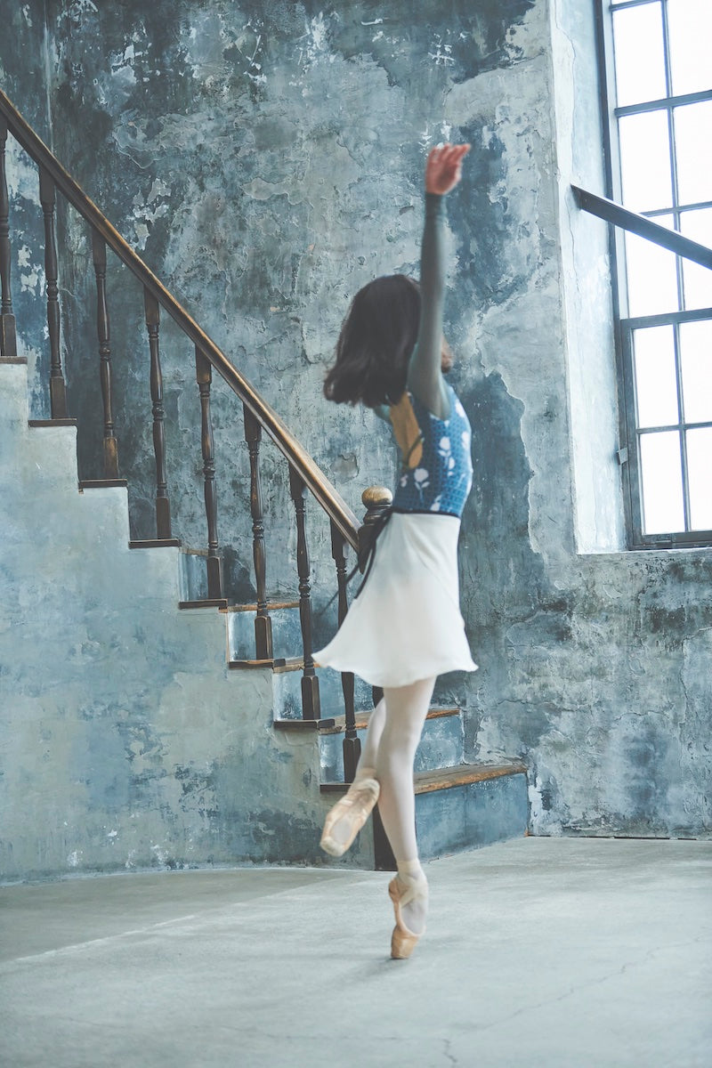 black ribbon wrap skirt / short / ivory