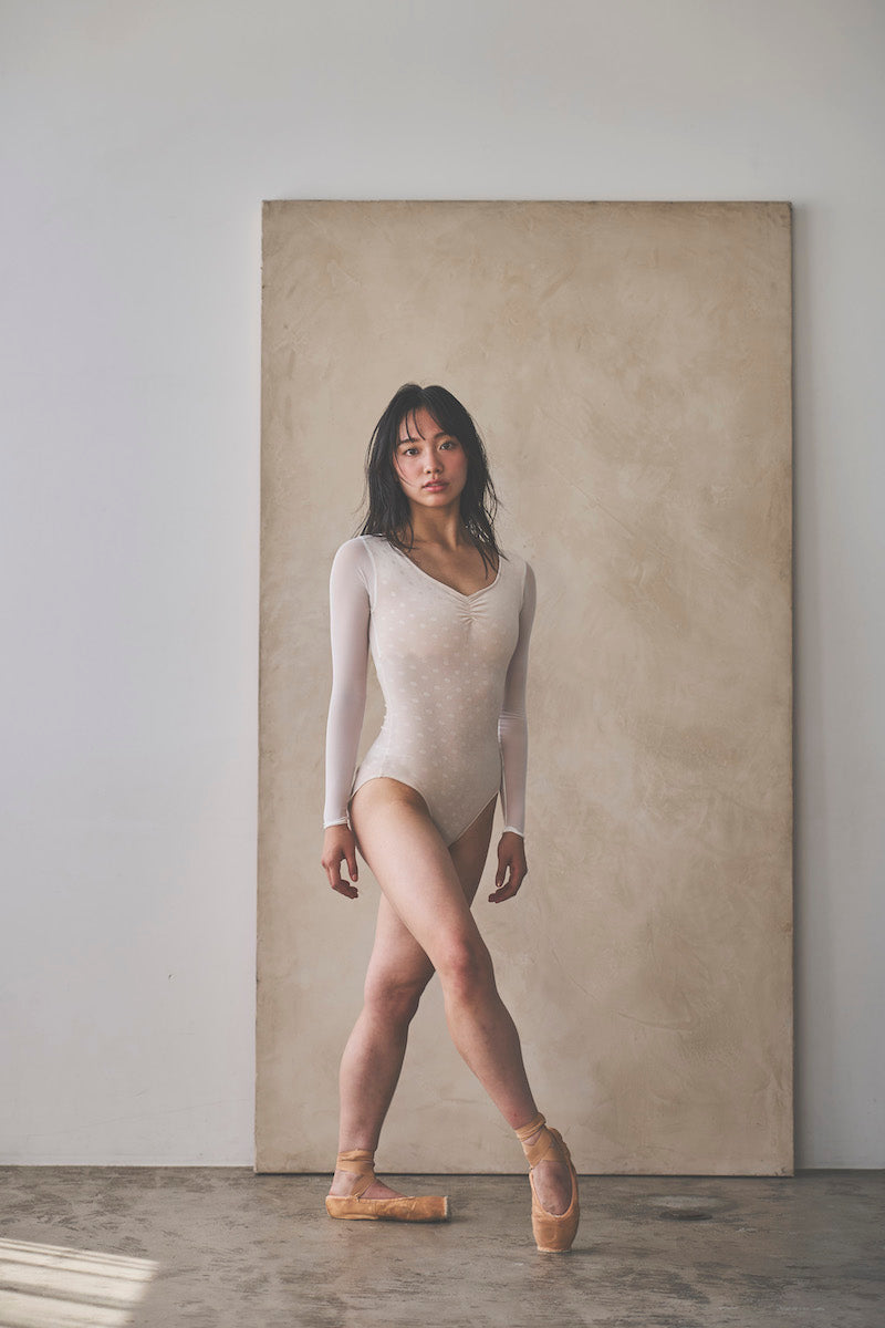 Retune.stina / butterfly long / velours dot off white