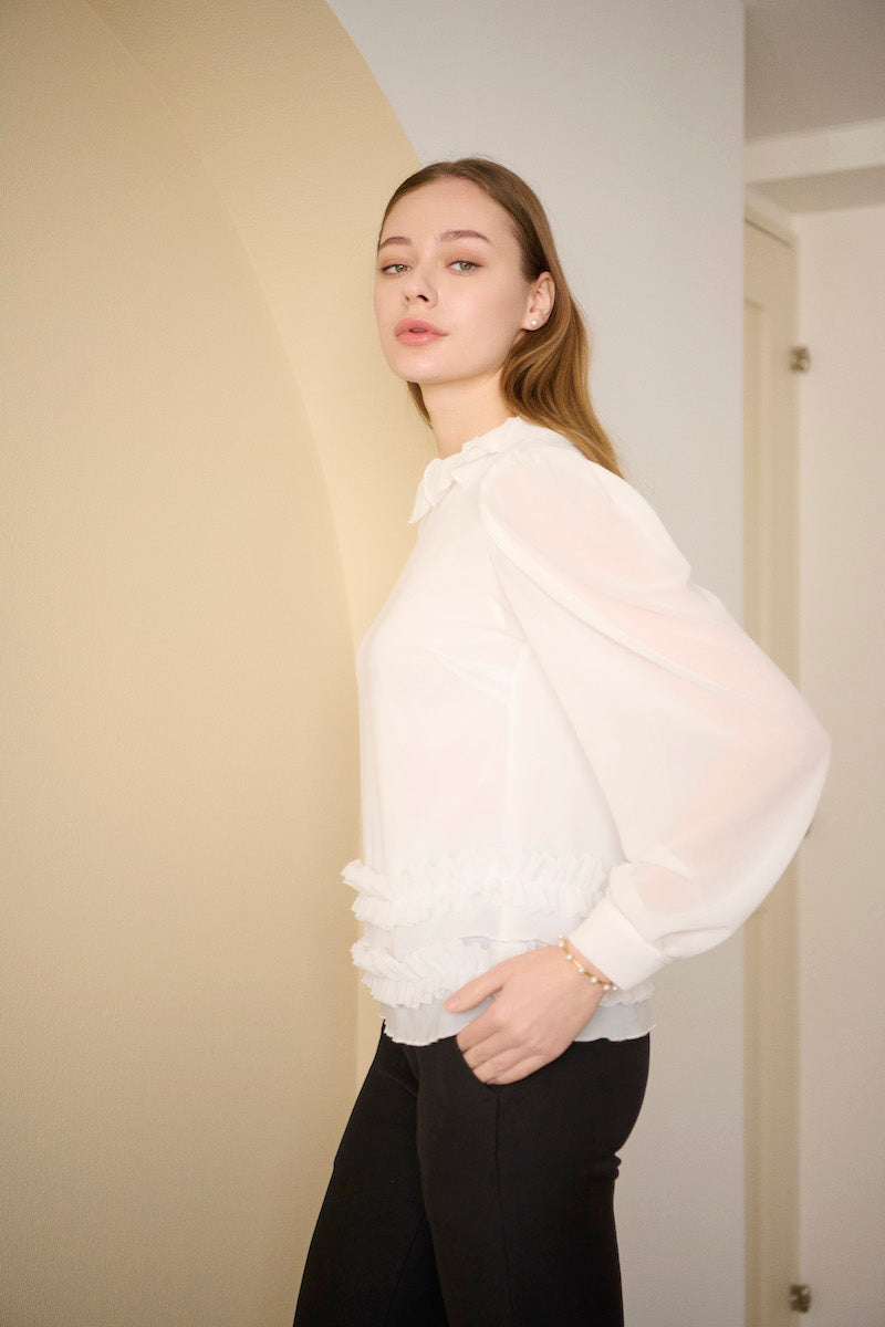 petal frill blouse / white
