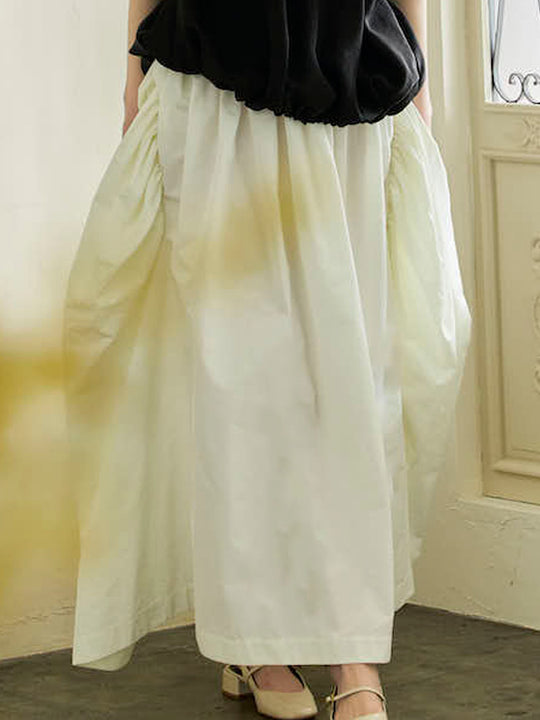 Dramatic skirt / white