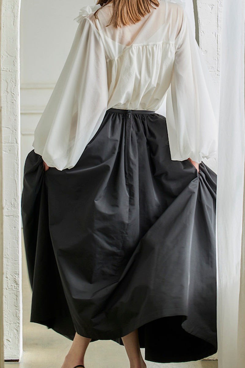 Dramatic skirt / black