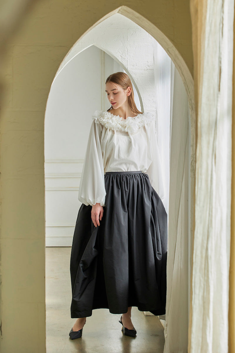 Dramatic skirt / black