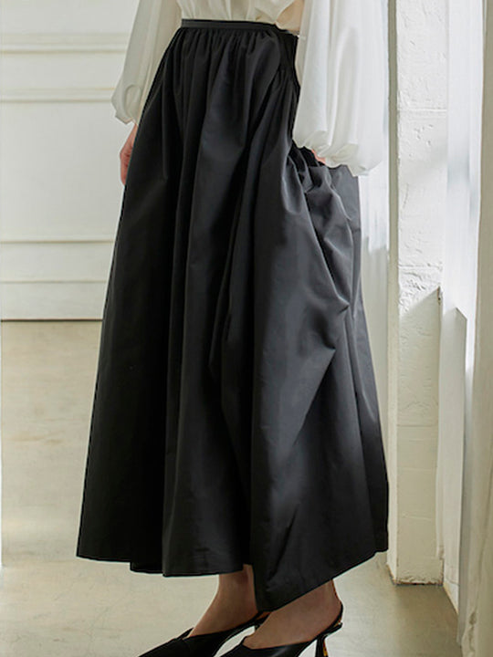Dramatic skirt / black