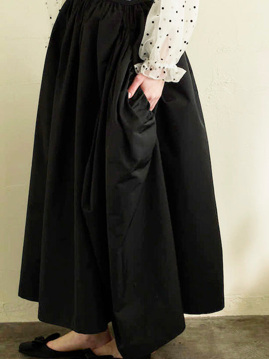Dramatic skirt / black