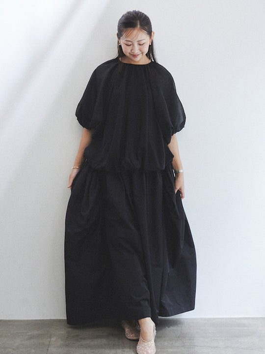 Dramatic skirt / black