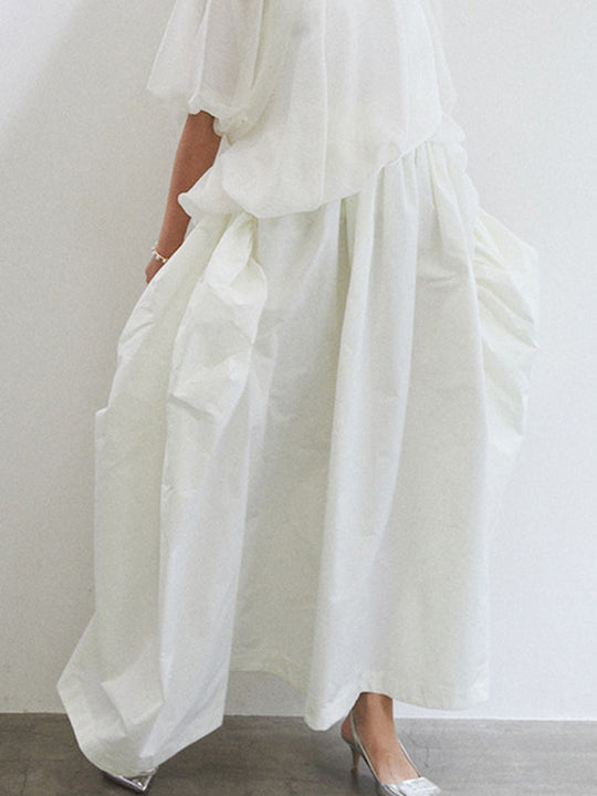 Dramatic skirt / white