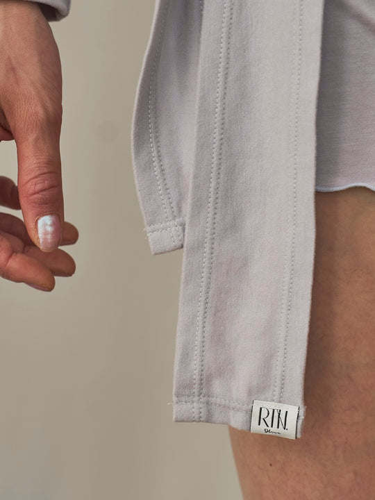 Retune. cache coeur tops / gray