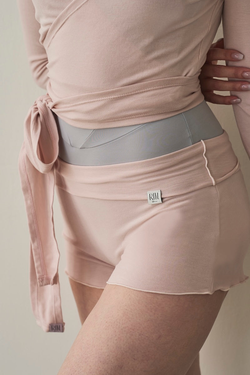 Retune. cache coeur tops / pink