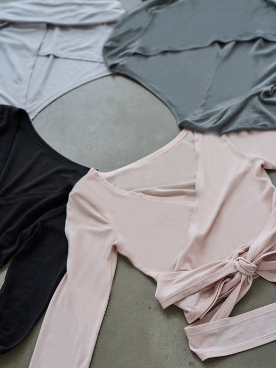 Retune. cache coeur tops / black