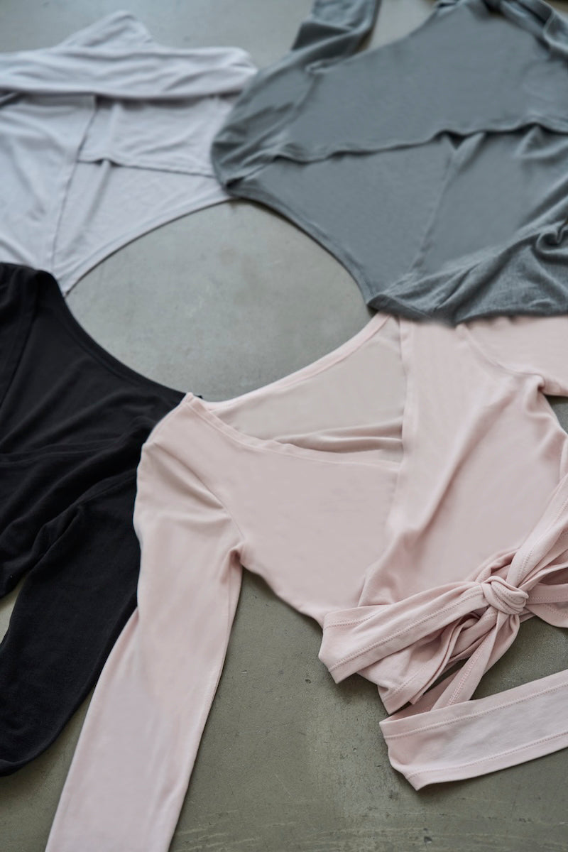 Retune. cache coeur tops / gray