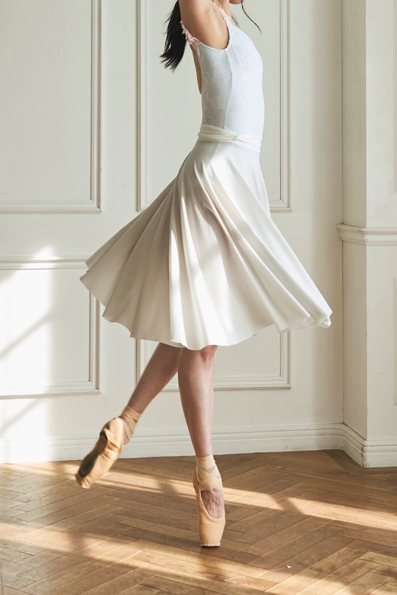 circular skirt / ivory
