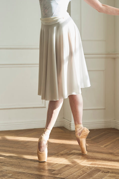 circular skirt / ivory