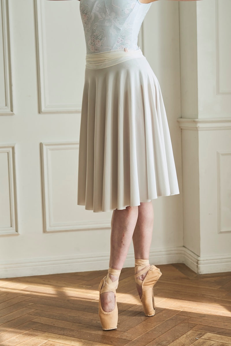 circular skirt / ivory