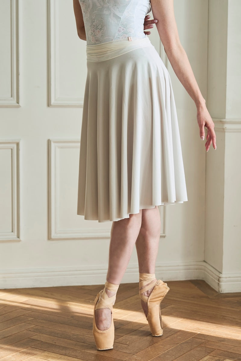 circular skirt / ivory