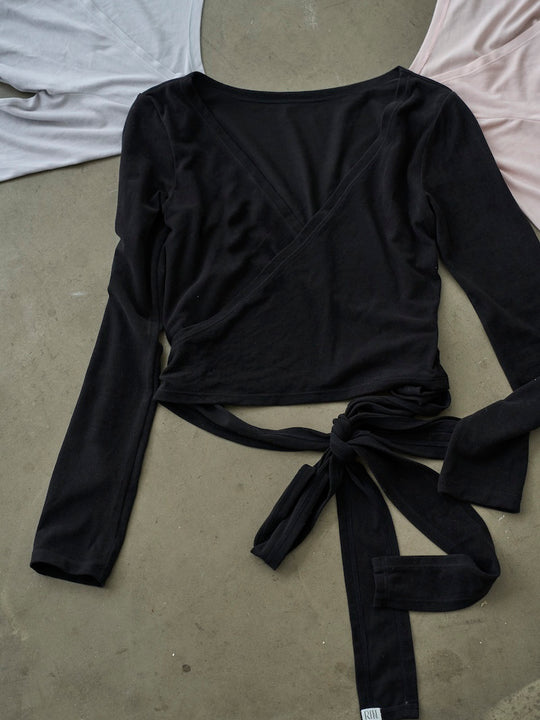 Retune. cache coeur tops / black
