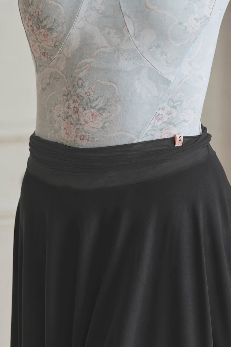 circular skirt / black
