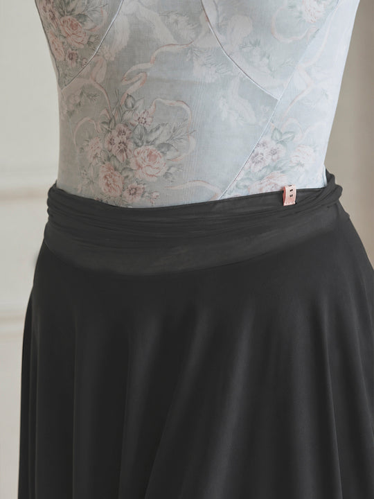 circular skirt / black
