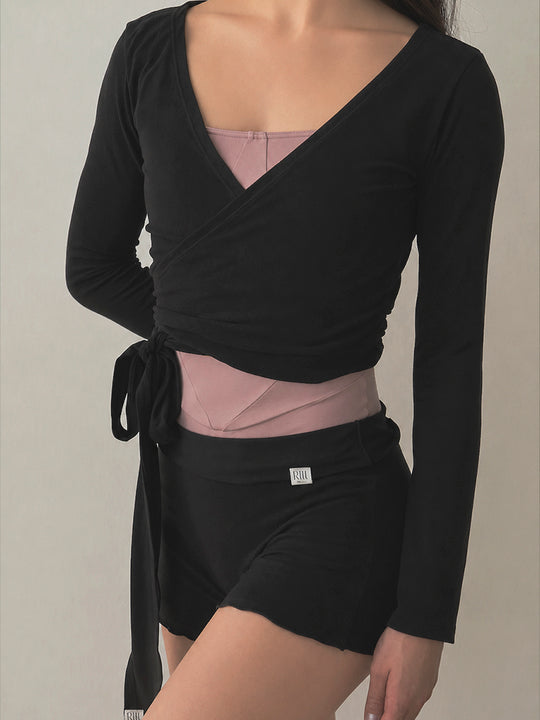 Retune. cache coeur tops / black