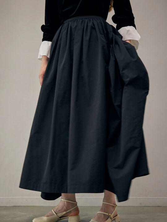 Dramatic skirt / black