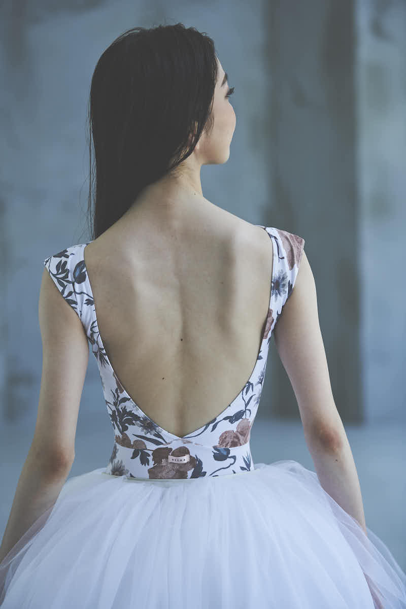 type K boat neck / old flower white