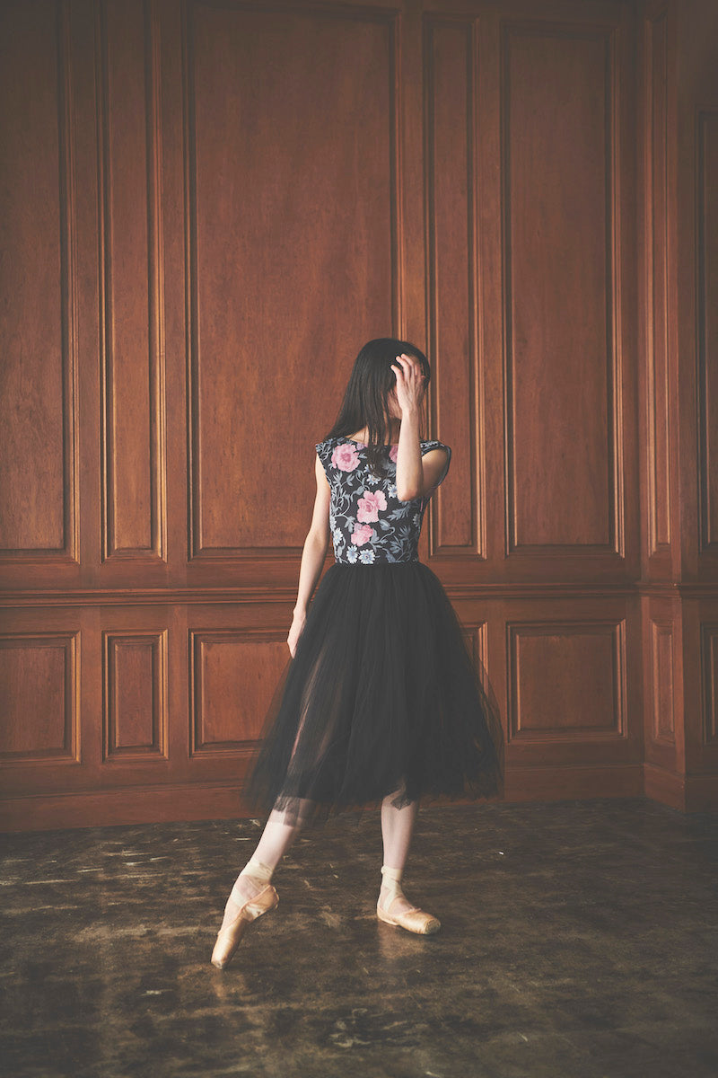 type K boat neck / old flower black