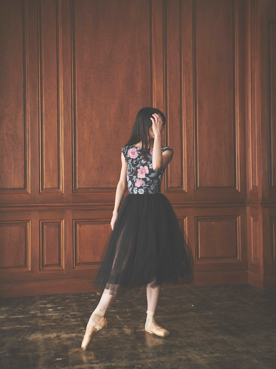 type K boat neck / old flower black