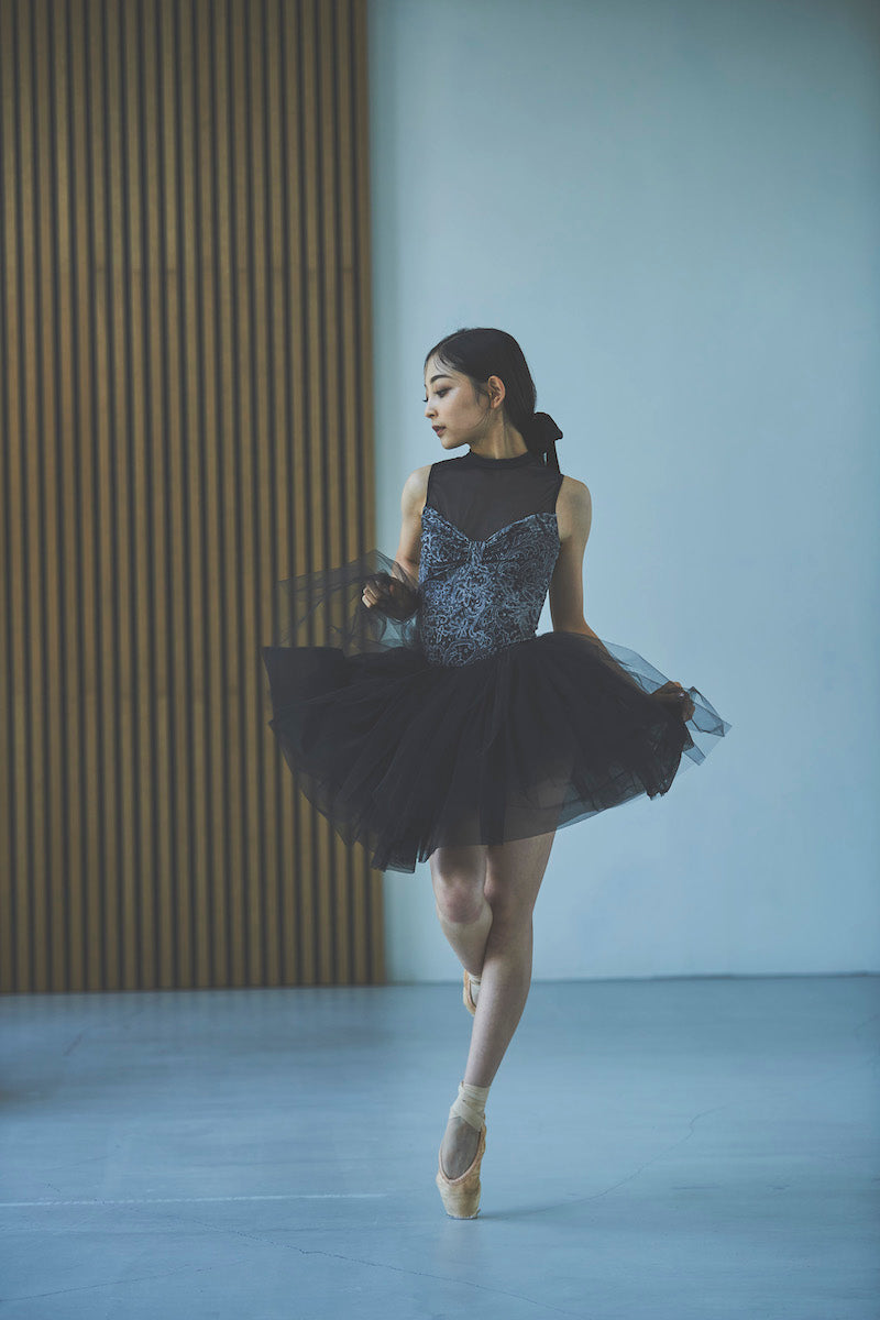 type Y neck ribbon / eternal lace black