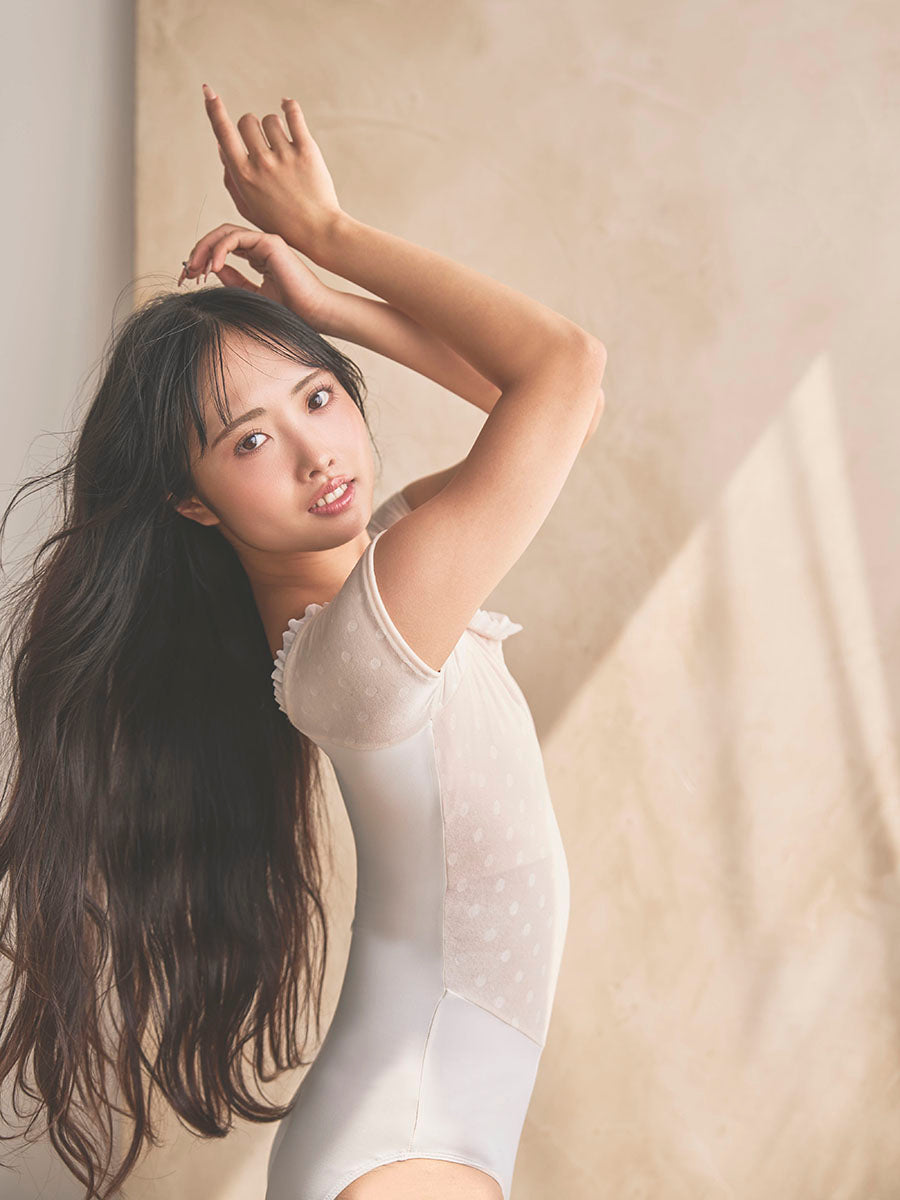 Retune.stina / Dólce / velours dot off white