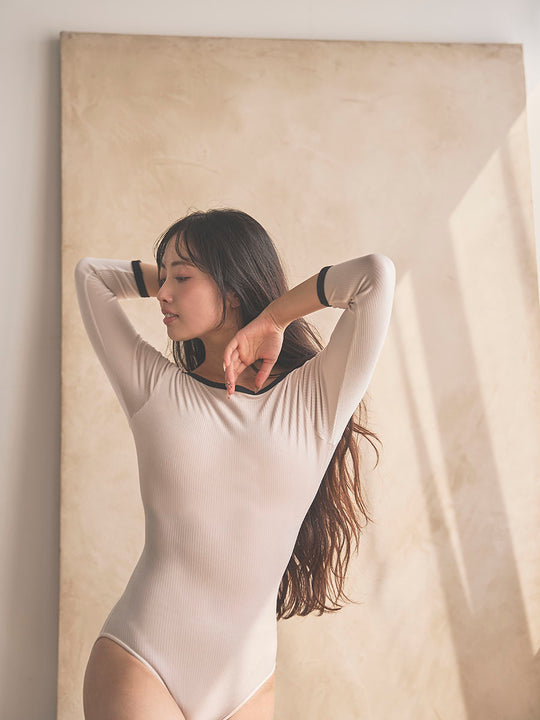Retune.stina / Nocturne / Ribbed velours off white