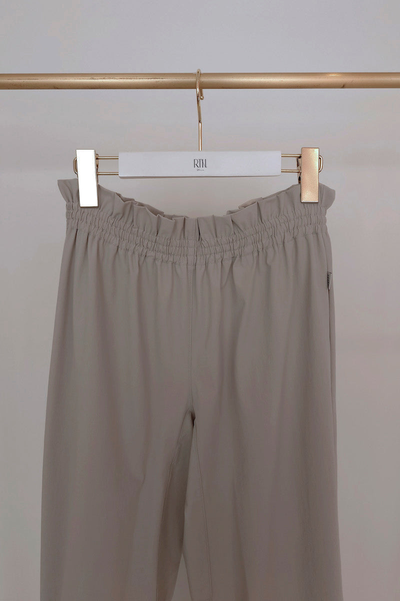 Retune. warm up pants / gray