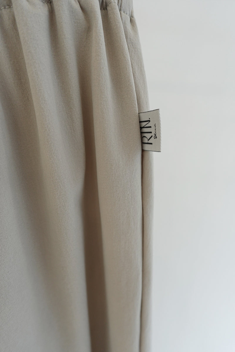 Retune. warm up pants / gray