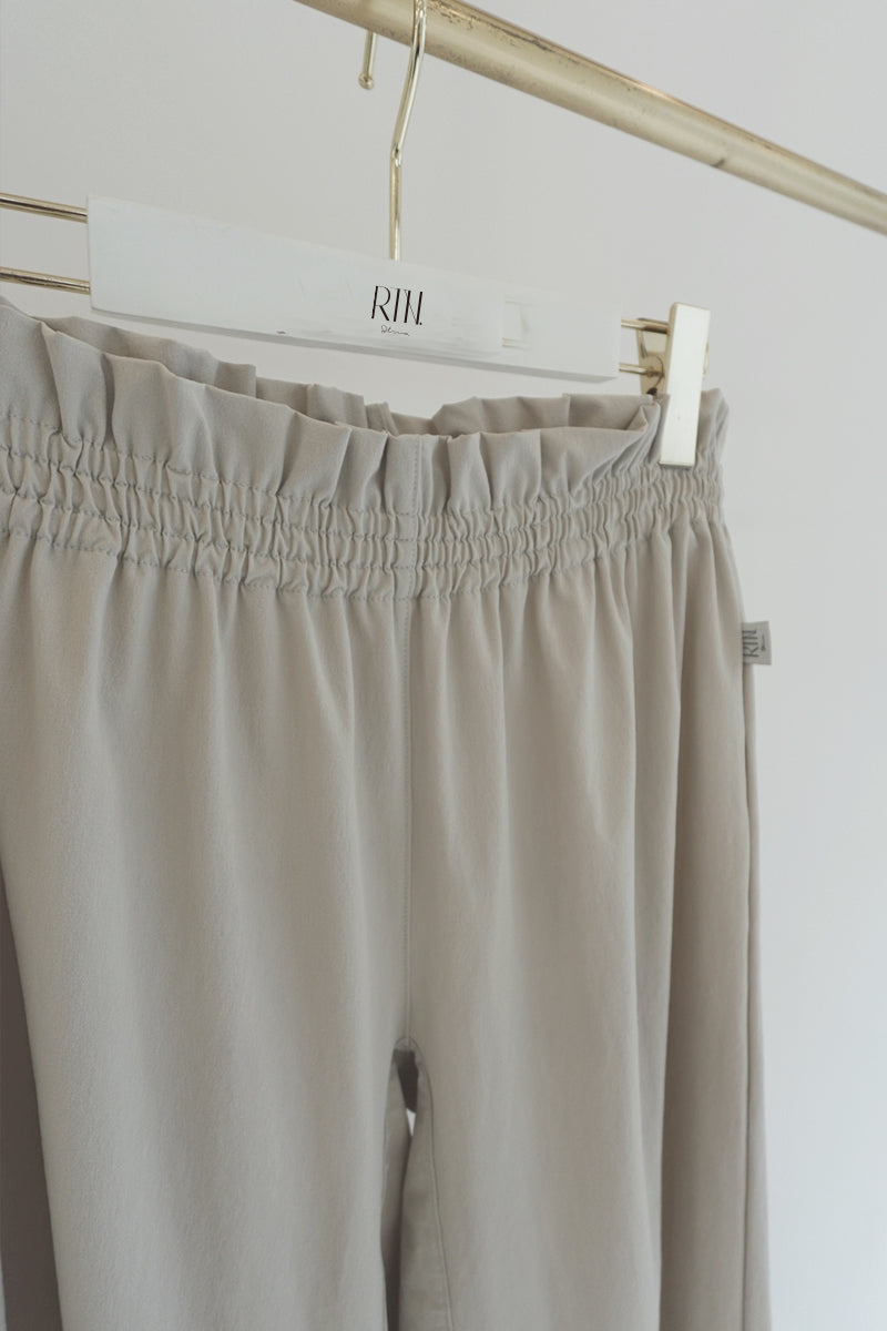 Retune. warm up pants / gray