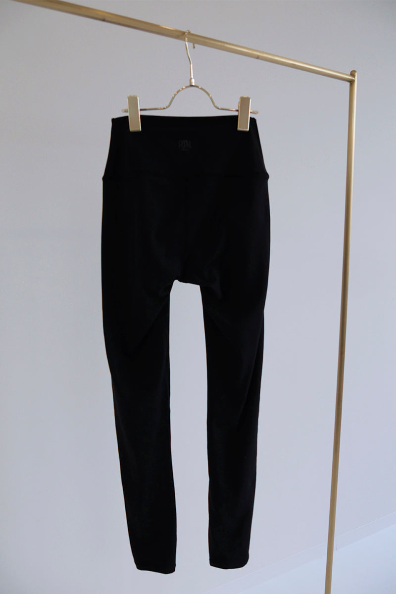 Prelude leggings / black