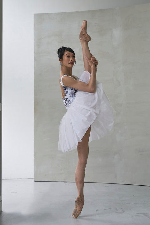 Serenade / Orbit white