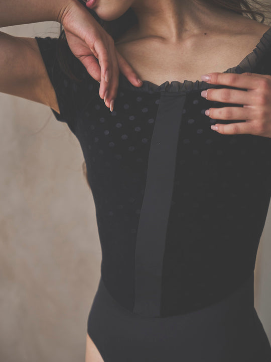Retune.stina / Dólce / velours dot black