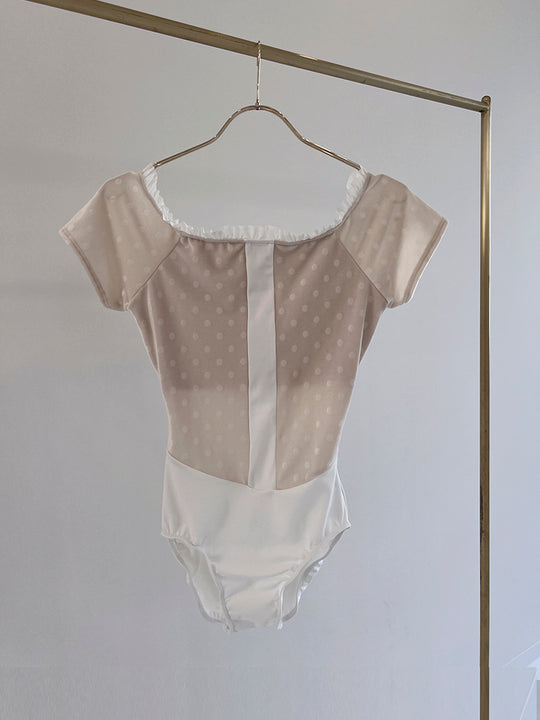 Retune.stina / Dólce / velours dot off white
