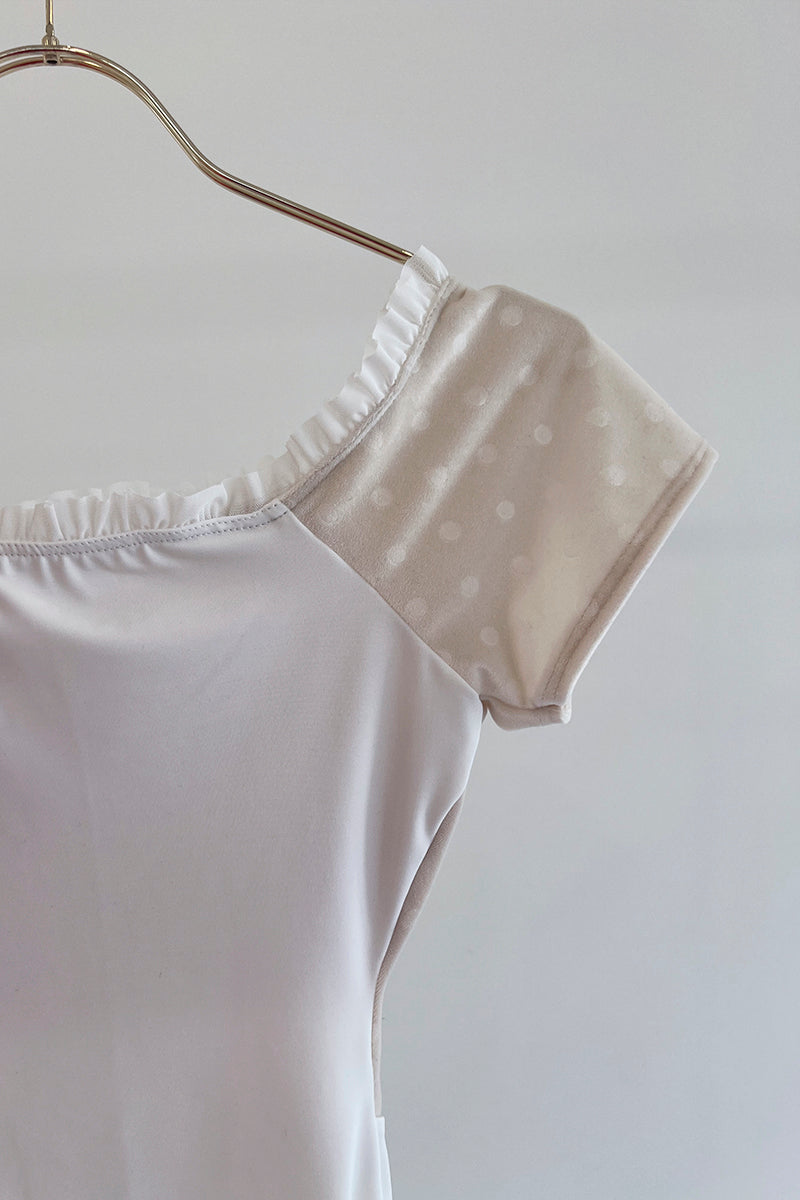 Retune.stina / Dólce / velours dot off white
