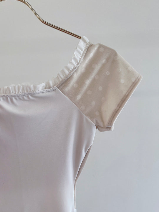 Retune.stina / Dólce / velours dot off white