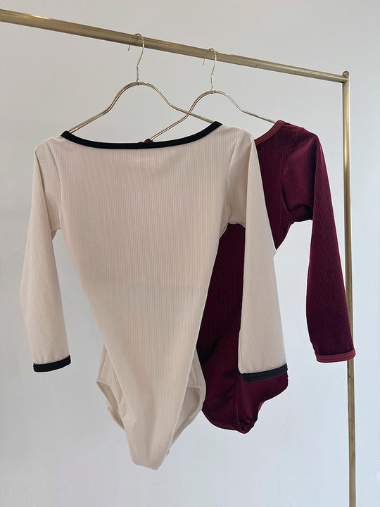 Retune.stina / Nocturne / Ribbed velours off white / girl