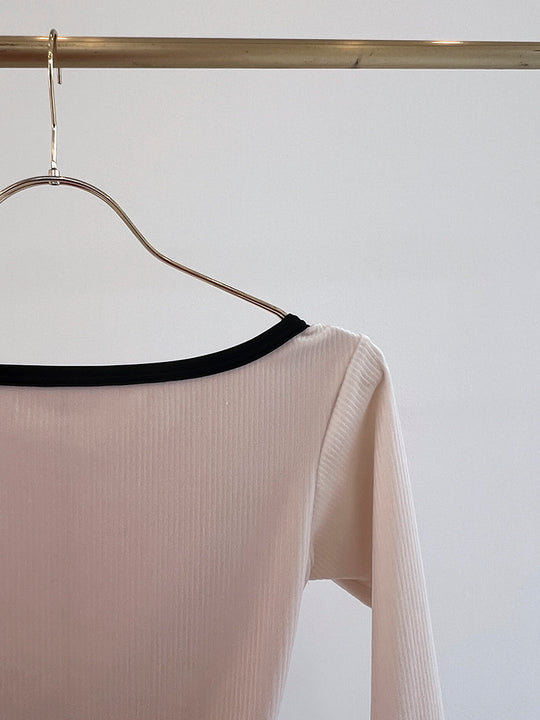 Retune.stina / Nocturne / Ribbed velours off white / girl