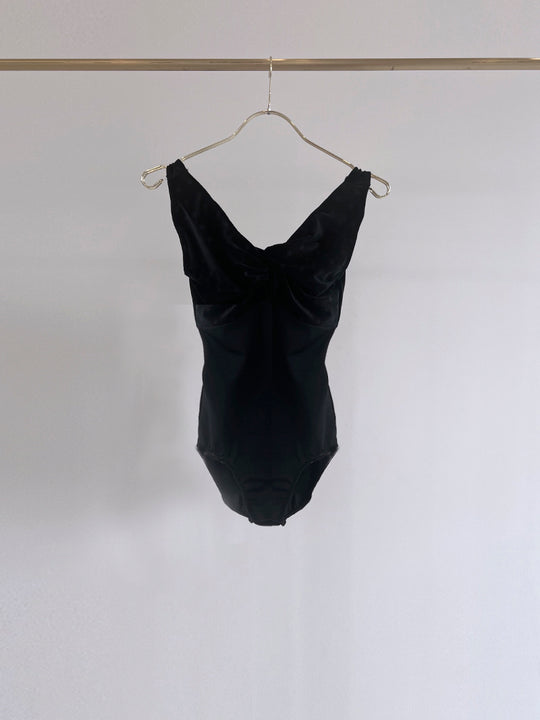 Retune.stina / Walts / velours dot black