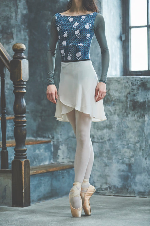 black ribbon wrap skirt / short / ivory